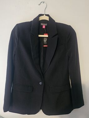 Vince Camuto Black Single-Button Tailored Blazer